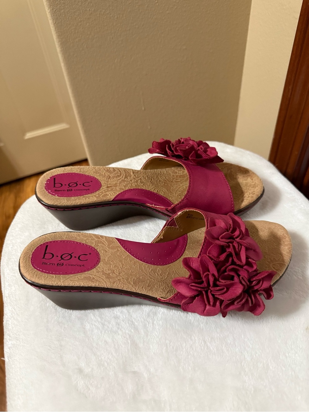 b.o.c. Leather Magenta Floral Wedge Slide Mules